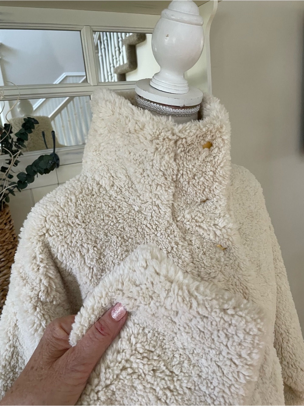 MICHAEL Michael Kors Cream Teddy Pullover Fleece Jacket - Picture 3 of 9